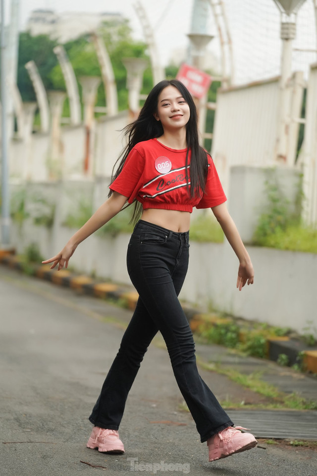 Vòng eo thon của Hoa hậu Huỳnh Thị Thanh Thủy - Hình 3 Vong eo thon cua Hoa hau Huynh Thi Thanh Thuy-Hinh-3