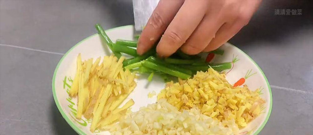 Ngâm ngao với thứ nước này, ngao sạch bong và không có cát - Hình 3 Ngam ngao voi thu nuoc nay, ngao sach bong va khong co cat-Hinh-3