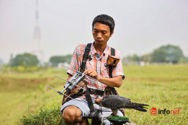 Thú chơi đại bàng, chim ưng sát thủ tốn kém của 9X Hà Nội - Hình 2 Thu choi dai bang, chim ung sat thu ton kem cua 9X Ha Noi-Hinh-2