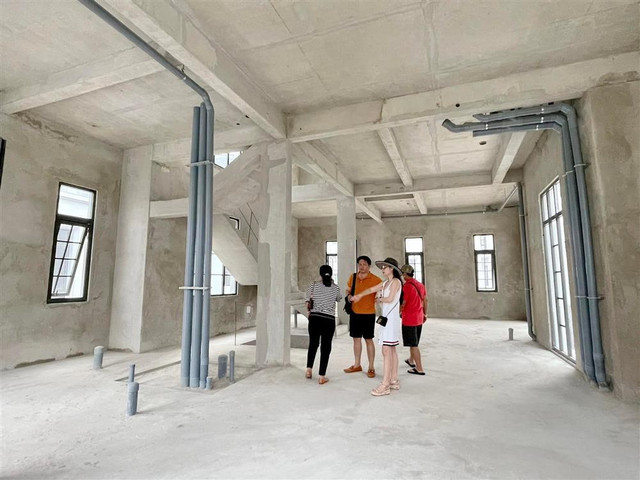 Tặng bố mẹ biệt thự 300m2, Đoàn Di Băng show nội thất đắt đỏ - Hình 2 Tang bo me biet thu 300m2, Doan Di Bang show noi that dat do-Hinh-2