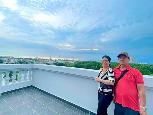 Tặng bố mẹ biệt thự 300m2, Đoàn Di Băng show nội thất đắt đỏ - Hình 5 Tang bo me biet thu 300m2, Doan Di Bang show noi that dat do-Hinh-5