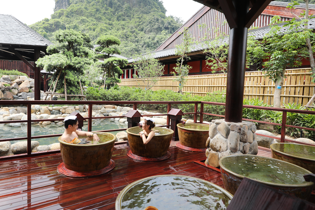 Những điểm “đã đến là không muốn về” trong mùa hè ở Quảng Ninh - Hình 11 Nhung diem “da den la khong muon ve” trong mua he o Quang Ninh-Hinh-11