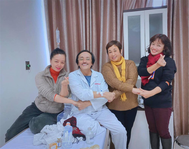 Chiều Xuân vào viện thăm Giang Còi, hé lộ quá khứ danh hài - Hình 3 Chieu Xuan vao vien tham Giang Coi, he lo qua khu danh hai-Hinh-3