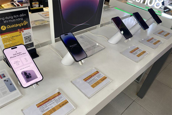 iPhone 15 xách tay chỉ cao hơn giá gốc khoảng 10 triệu đồng iPhone 15 xach tay chi cao hon gia goc khoang 10 trieu dong