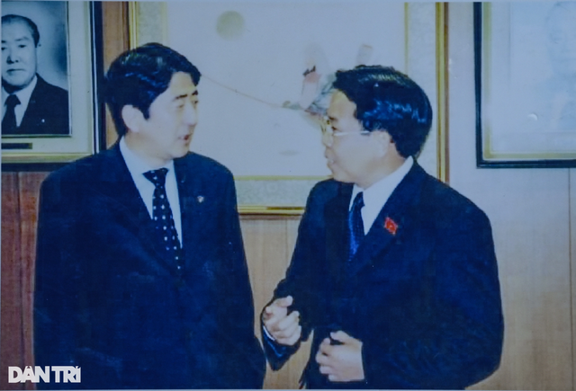 Cựu nghị sĩ Việt kể chuyện ông Abe lúc 50 tuổi và lời chào : “Abe Sensei“ - Hình 3 Cuu nghi si Viet ke chuyen ong Abe luc 50 tuoi va loi chao : “Abe Sensei“-Hinh-3