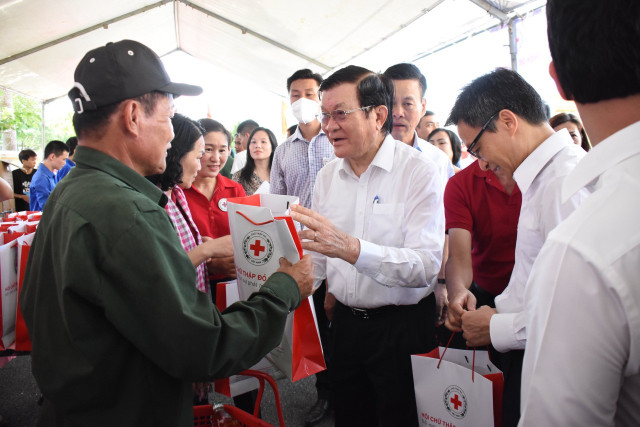 Tặng quà các Mẹ VNAH, gia đình thương binh, liệt sỹ tại Hà Giang - Hình 6 Tang qua cac Me VNAH, gia dinh thuong binh, liet sy tai Ha Giang-Hinh-6