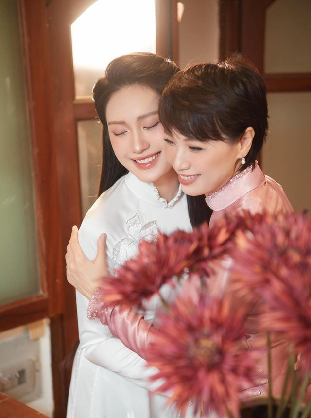 Chúc mừng sinh nhật mẹ, Doãn Hải My xưng hô gây chú ý Chuc mung sinh nhat me, Doan Hai My xung ho gay chu y