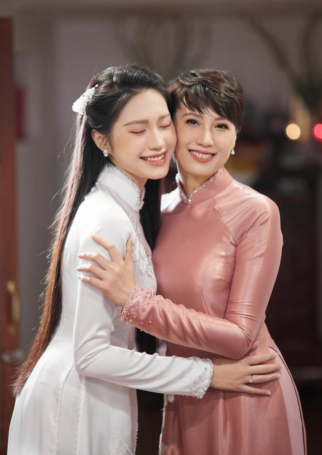 Chúc mừng sinh nhật mẹ, Doãn Hải My xưng hô gây chú ý - Hình 2 Chuc mung sinh nhat me, Doan Hai My xung ho gay chu y-Hinh-2