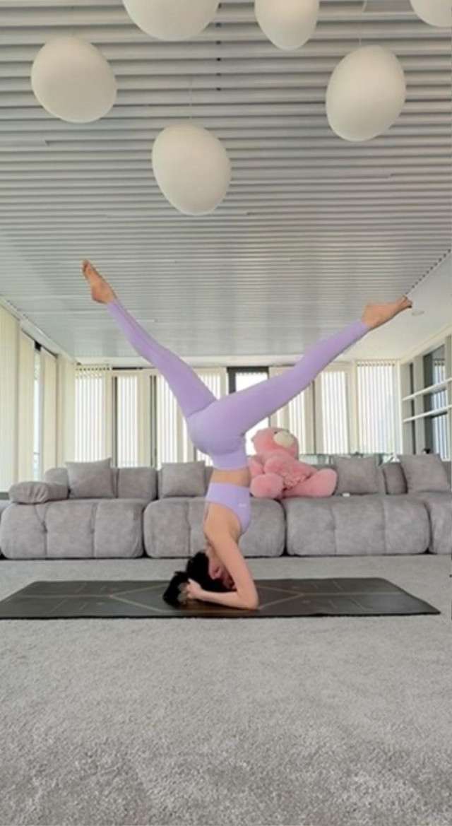 Ngọc Trinh bất ngờ gặp sự cố nguy hiểm lúc tập yoga - Hình 4 Ngoc Trinh bat ngo gap su co nguy hiem luc tap yoga-Hinh-4