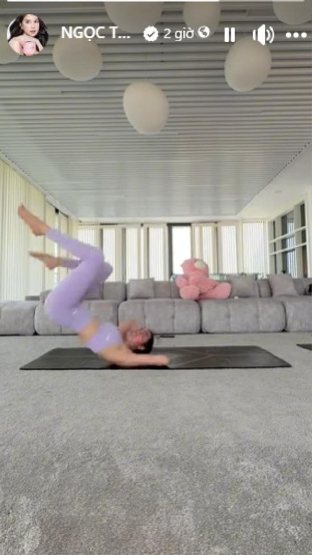 Ngọc Trinh bất ngờ gặp sự cố nguy hiểm lúc tập yoga - Hình 3 Ngoc Trinh bat ngo gap su co nguy hiem luc tap yoga-Hinh-3