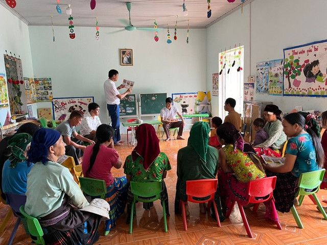 Gia đình 8 người nhập viện nghi bị ngộ độc nấm - Hình 2 Gia dinh 8 nguoi nhap vien nghi bi ngo doc nam-Hinh-2