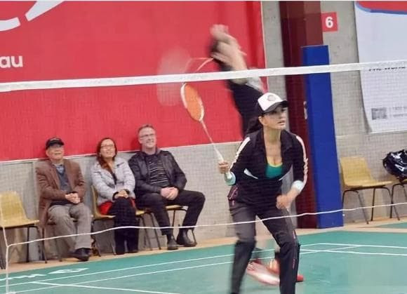 Bức ảnh của Lưu Hiểu Khánh 71 tuổi gây chấn động toàn mạng - Hình 7 Buc anh cua Luu Hieu Khanh 71 tuoi gay chan dong toan mang-Hinh-7
