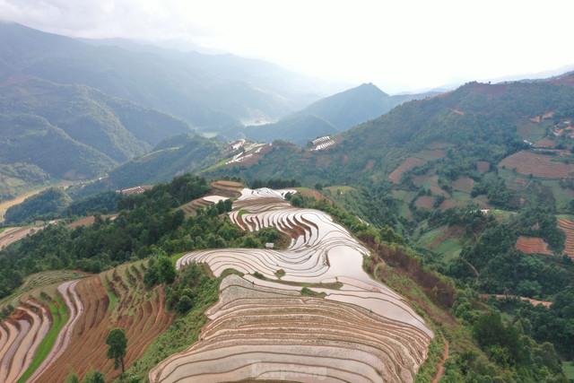 Vẻ đẹp ruộng bậc thang Mù Cang Chải mùa nước đổ - Hình 7 Ve dep ruong bac thang Mu Cang Chai mua nuoc do-Hinh-7