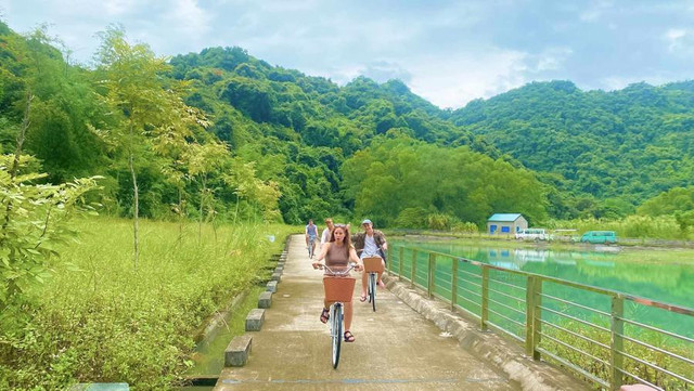 Cát Bà thành mẫu du lịch sinh thái bài bản đầu tiên tại VN? - Hình 4 Cat Ba thanh mau du lich sinh thai bai ban dau tien tai VN?-Hinh-4