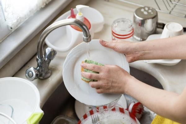 6 thói quen xấu khi rửa bát khiến vi khuẩn bám đầy 6 thoi quen xau khi rua bat khien vi khuan bam day