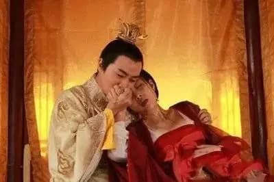 Vị hoàng đế hoang dâm vô độ, một đêm sủng ái 30 phi tần - Hình 2 Vi hoang de hoang dam vo do, mot dem sung ai 30 phi tan-Hinh-2