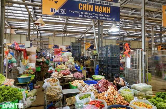 Tiểu thương chợ đầu mối lớn nhất TPHCM xoay cách gồng lỗ Tieu thuong cho dau moi lon nhat TPHCM xoay cach gong lo