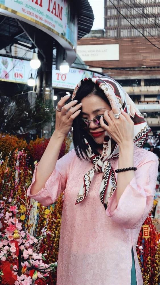 Những "nữ hoàng kim cương" Vbiz: Lệ Quyên đeo kín tay - Hình 3 Nhung