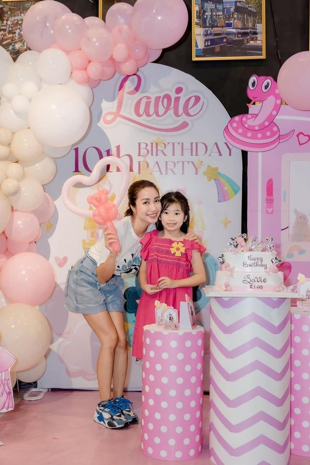 Tiền tiết kiệm của con gái cố diễn viên Mai Phương là bao nhiêu? Tien tiet kiem cua con gai co dien vien Mai Phuong la bao nhieu?
