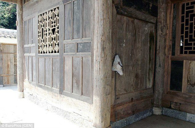 Ngôi nhà lụp xụp được hét giá hơn 35 tỷ nhờ xây bằng thứ này - Hình 2 Ngoi nha lup xup duoc het gia hon 35 ty nho xay bang thu nay-Hinh-2
