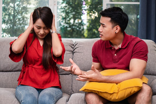 Hai năm đi làm gửi tiền về, ngày gặp vợ tôi suýt ngất Hai nam di lam gui tien ve, ngay gap vo toi suyt ngat
