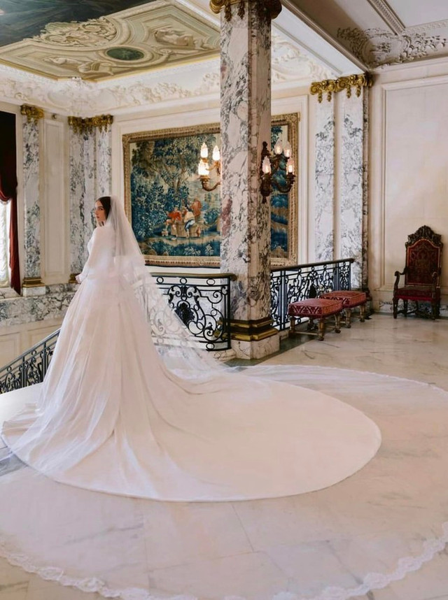 Lễ cưới Hoa hậu Hoàn vũ Olivia Culpo và chồng cầu thủ - Hình 6 Le cuoi Hoa hau Hoan vu Olivia Culpo va chong cau thu-Hinh-6