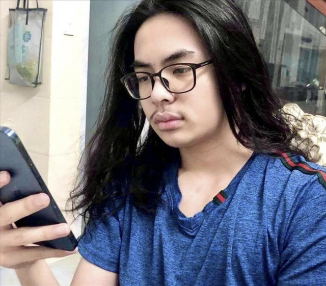 Con trai Cát Phượng gây sốc với ngoại hình lạ lẫm, nuôi tóc dài - Hình 5 Con trai Cat Phuong gay soc voi ngoai hinh la lam, nuoi toc dai-Hinh-5