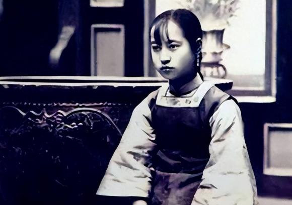 Gái lầu xanh thời nhà Thanh trông thế nào, ảnh thật lật đổ 3 điểm - Hình 4 Gai lau xanh thoi nha Thanh trong the nao, anh that lat do 3 diem-Hinh-4