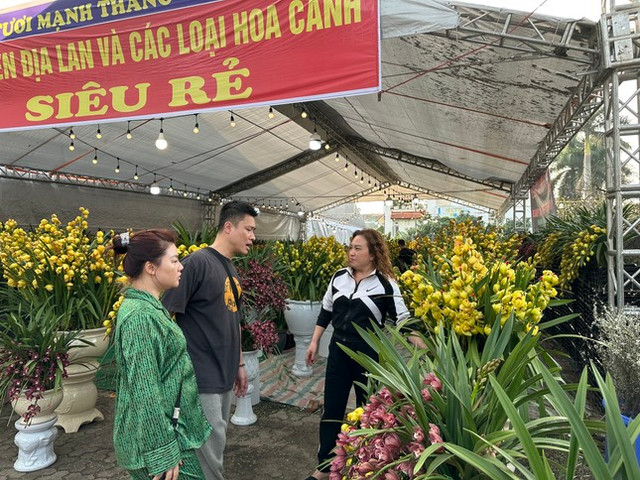 Người Hà Nội nườm nượp đi sắm Tết - Hình 7 Nguoi Ha Noi nuom nuop di sam Tet-Hinh-7