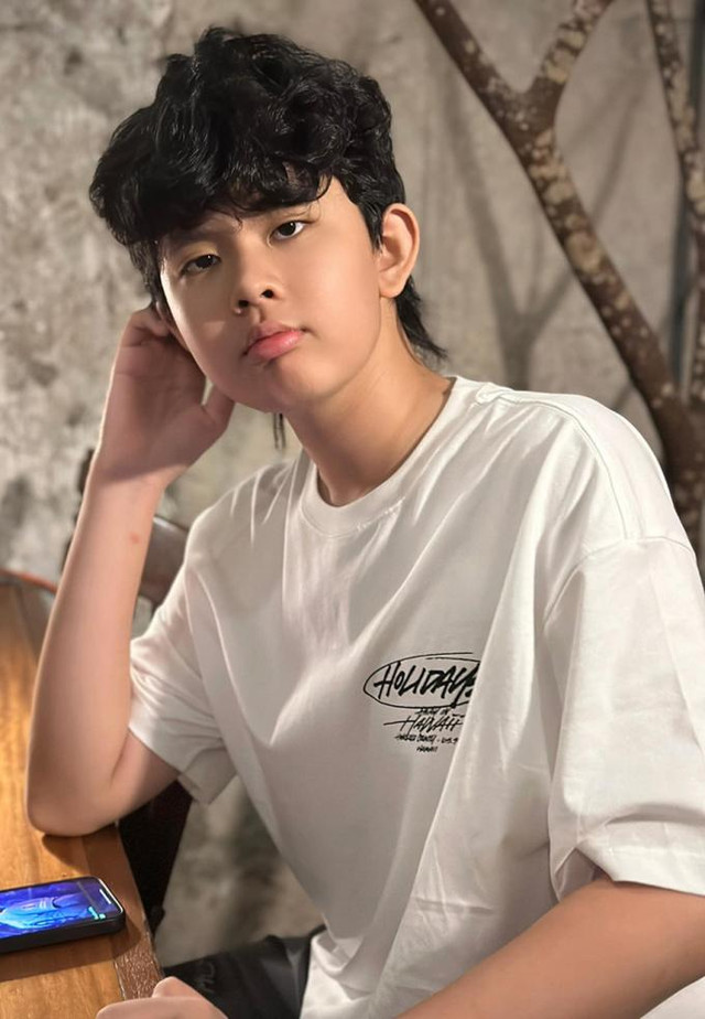 Quý tử nhà Trương Quỳnh Anh cao 1m8 vượt mẹ - Hình 8 Quy tu nha Truong Quynh Anh cao 1m8 vuot me-Hinh-8