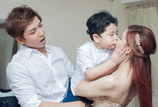 Quý tử nhà Trương Quỳnh Anh cao 1m8 vượt mẹ Quy tu nha Truong Quynh Anh cao 1m8 vuot me