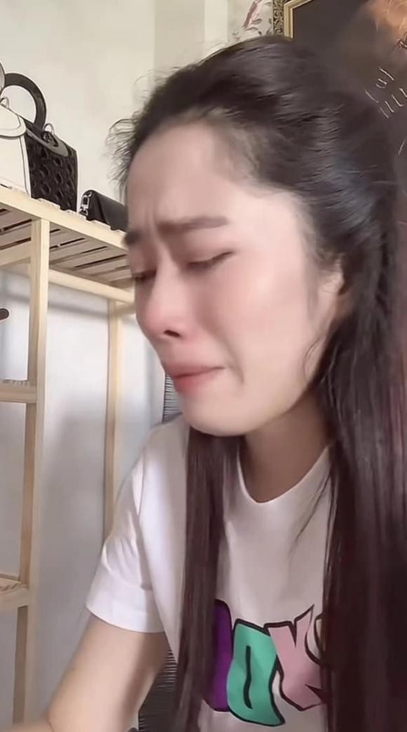 Nam Em khóc vì thái độ người ở quê dành cho mình Nam Em khoc vi thai do nguoi o que danh cho minh