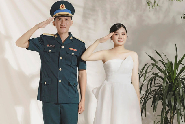 Cặp đôi rước dâu 10 bước chân do 2 nhà sát vách Cap doi ruoc dau 10 buoc chan do 2 nha sat vach
