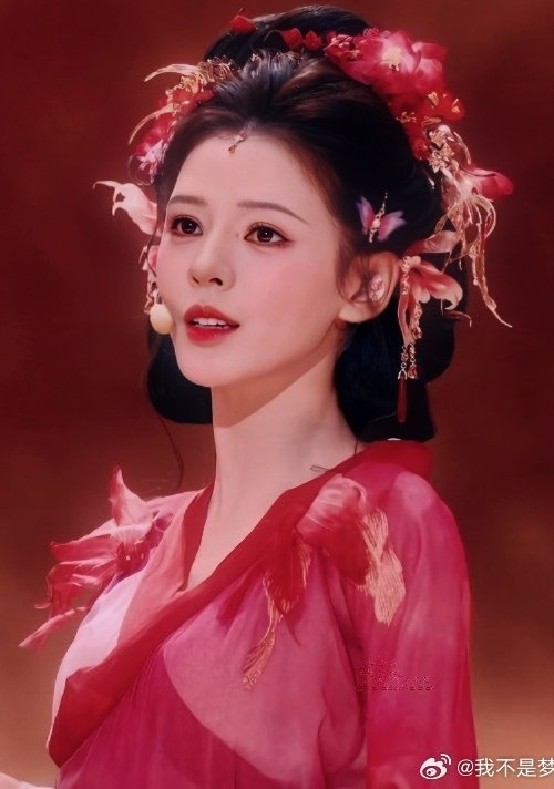 Khán giả sợ hãi giọng hát của búp bê màn ảnh Trung Quốc - Hình 2 Khan gia so hai giong hat cua bup be man anh Trung Quoc-Hinh-2