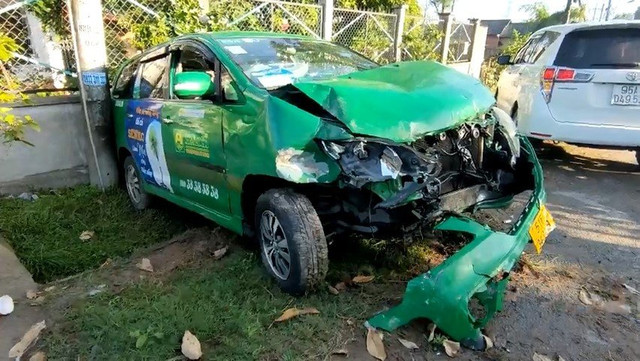 Kẻ cướp taxi bị bắt ở TP.HCM - Hình 2 Ke cuop taxi bi bat o TP.HCM-Hinh-2