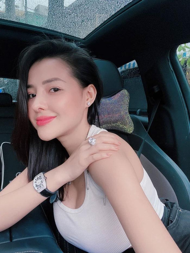 Vừa 'dao kéo' mặt, Ngân 98 đã than thở thẩm mỹ hỏng - Hình 3 Vua 'dao keo' mat, Ngan 98 da than tho tham my hong-Hinh-3