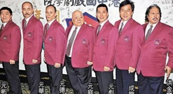 Thành Long bị 50 người cầm dao bao vây, chỉ một người ứng cứu - Hình 5 Thanh Long bi 50 nguoi cam dao bao vay, chi mot nguoi ung cuu-Hinh-5