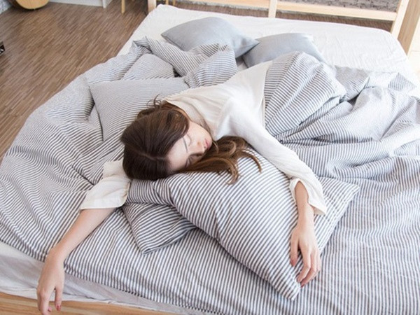 7 tác hại đáng sợ của việc “ngủ nướng” vào cuối tuần 7 tac hai dang so cua viec “ngu nuong” vao cuoi tuan