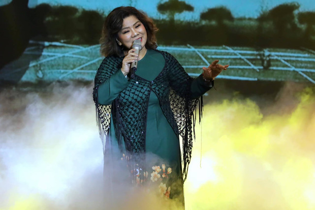 NSND Thanh Hoa sống an yên bên chồng kém 6 tuổi - Hình 2 NSND Thanh Hoa song an yen ben chong kem 6 tuoi-Hinh-2