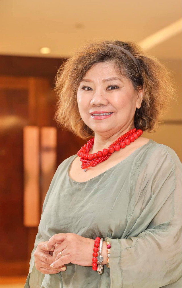 NSND Thanh Hoa sống an yên bên chồng kém 6 tuổi - Hình 8 NSND Thanh Hoa song an yen ben chong kem 6 tuoi-Hinh-8