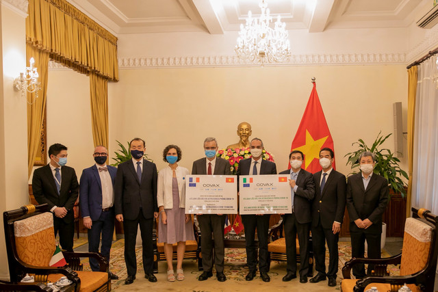 Nhật Bản tặng Việt Nam 400.000 liều AstraZeneca Nhat Ban tang Viet Nam 400.000 lieu AstraZeneca