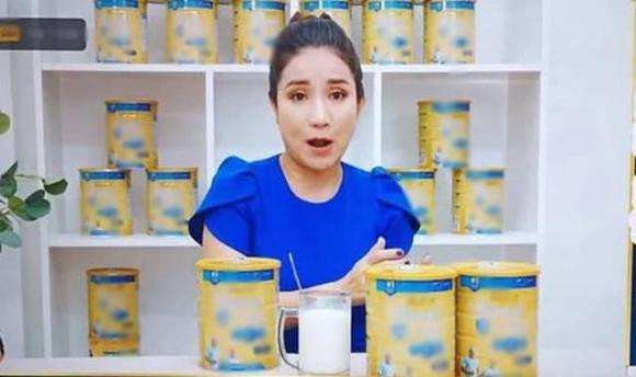 Cát Tường buồn vì livestream bán hàng người mua thì ít, người chửi thì nhiều - Hình 2 Cat Tuong buon vi livestream ban hang nguoi mua thi it, nguoi chui thi nhieu-Hinh-2