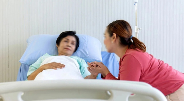 Câu trăng trối của mẹ chống khiến tôi biết bà rất thương ông Cau trang troi cua me chong khien toi biet ba rat thuong ong