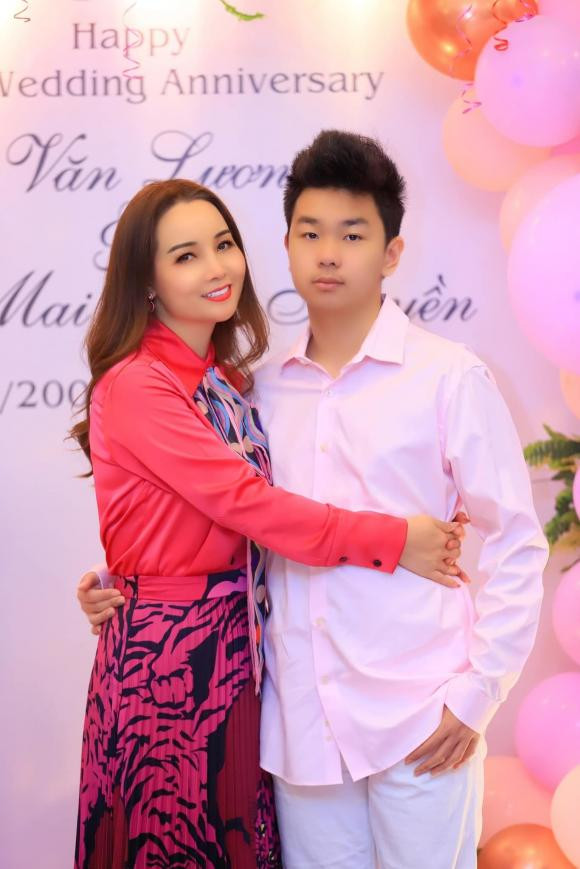 Cuộc sống trái ngược của Bá Anh - Mai Thu Huyền sau 20 năm - Hình 8 Cuoc song trai nguoc cua Ba Anh - Mai Thu Huyen sau 20 nam-Hinh-8