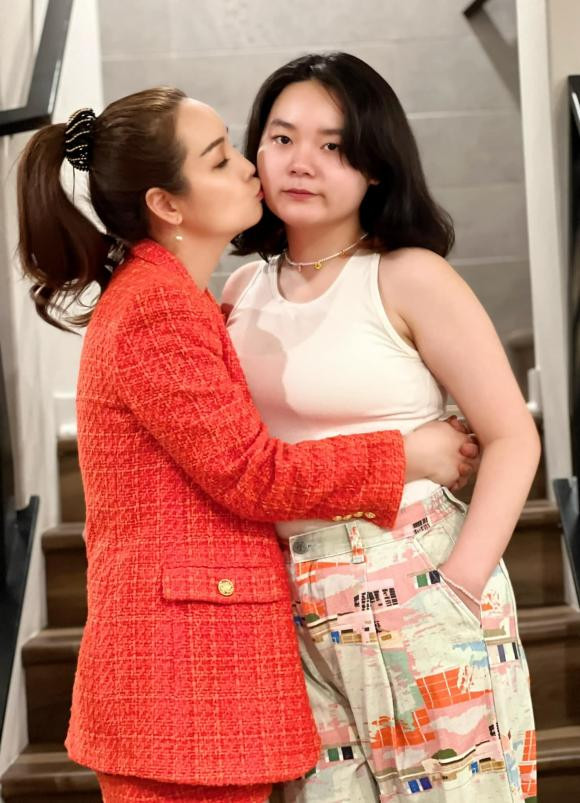 Cuộc sống trái ngược của Bá Anh - Mai Thu Huyền sau 20 năm - Hình 7 Cuoc song trai nguoc cua Ba Anh - Mai Thu Huyen sau 20 nam-Hinh-7