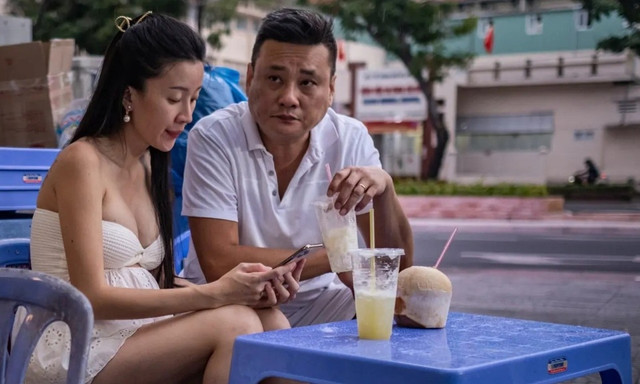 Cặp đôi nhận án phạt 17.000 USD vì chia sẻ ảnh khiêu dâm Cap doi nhan an phat 17.000 USD vi chia se anh khieu dam