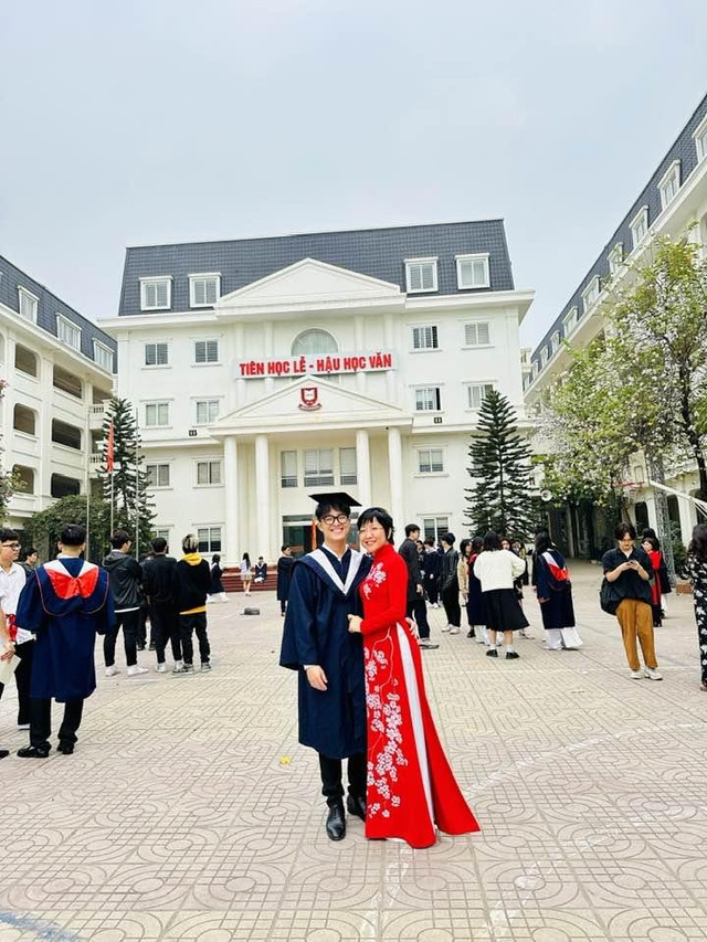 Quý tử Công Lý lớn phổng phao, như trai Hàn Quốc Quy tu Cong Ly lon phong phao, nhu trai Han Quoc