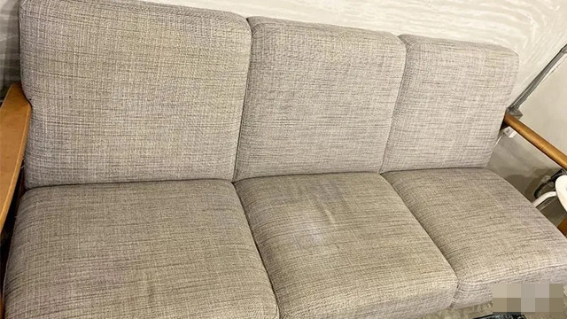 Giặt ghế sofa nhớ những mẹo này, chỉ vài phút là sạch bong - Hình 2 Giat ghe sofa nho nhung meo nay, chi vai phut la sach bong-Hinh-2
