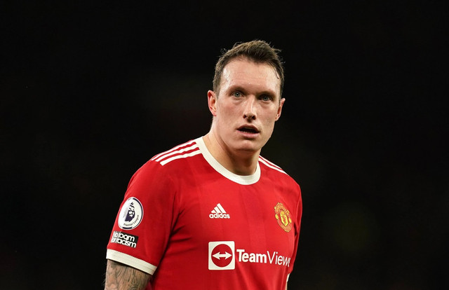 MU sẵn sàng để Phil Jones ra đi MU san sang de Phil Jones ra di