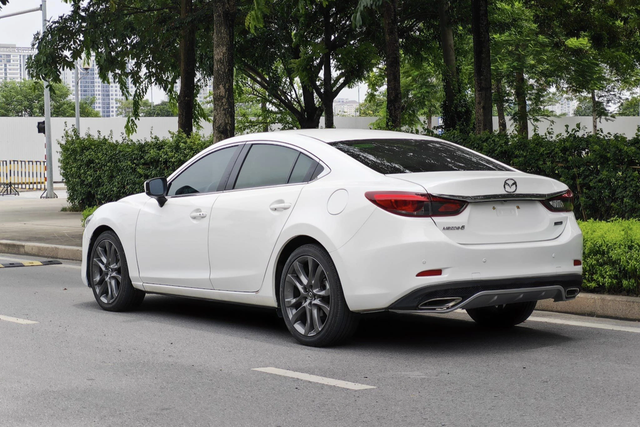 Mazda6 cũ đời 2018 giá 580 triệu đồng, có nên mua thời điểm này? - Hình 7 Mazda6 cu doi 2018 gia 580 trieu dong, co nen mua thoi diem nay?-Hinh-7